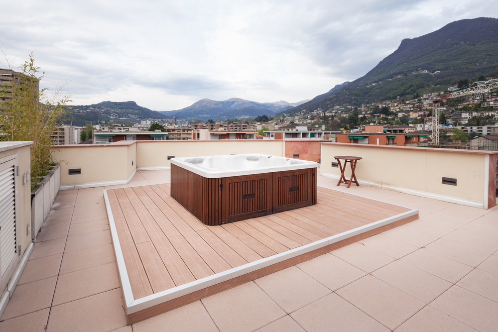 Installation jacuzzi sur un terrasse d'appartement